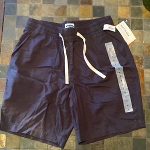 New black Mens shorts size small, tie from 2 back pocket